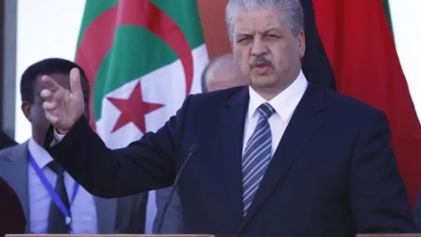 الجزائر ستعيد النظر في موازنتها مع تراجع أسعار النفط
