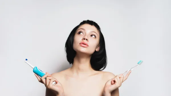 هناك بكتيريا مرتبطة بأمراض اللثة تزيد من خطر الإصابة بالسرطان (shutterstock.com)