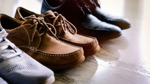 هكذا تُنسق "البوت الرجالي" مع ملابسك (shutterstock.com)