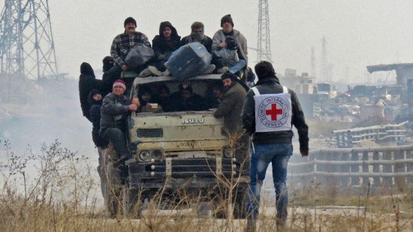 Syrians are evacuated from a rebel-held area of Aleppo towards rebel-held territory in the west of Aleppo's province on December 16, 2016. (AFP/File)