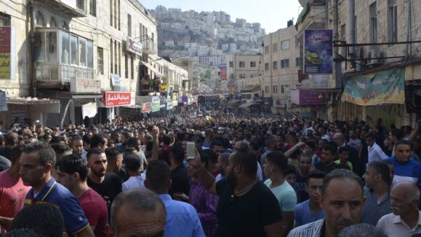 Thousands attended the funeral of Ahman Halaweh who was beaten to death by Palestinian security officers. (Twitter) 