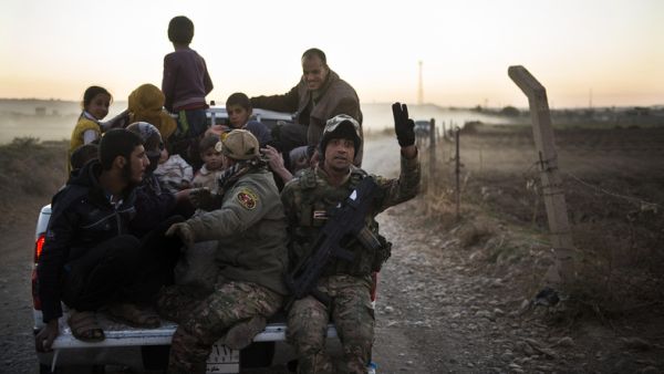 Around 79,000 civilians have been displaced since anti-Daesh operations in Mosul began last month. (AFP/File)