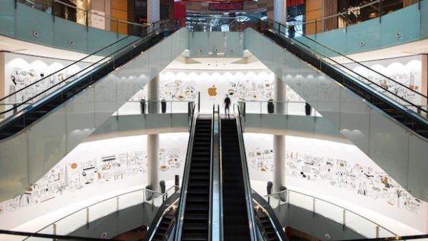With over 80 million visitors to the mall every year, Apple Dubai Mall will have a front row view of key landmarks, Burj Khalifa and the world's largest fountain show. (Twitter)