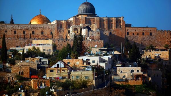 الأقصى مفتوح للجميع والاحتلال يكثف تواجده بالقدس
