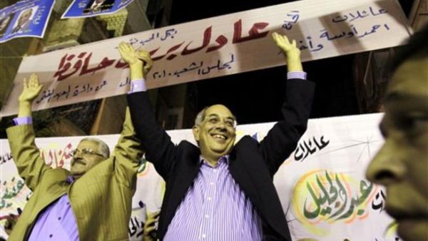 مرشحون وشعارات في انتخابات مجلس الشعب في مصر مرشحون وشعارات في انتخابات مجلس الشعب في مصر