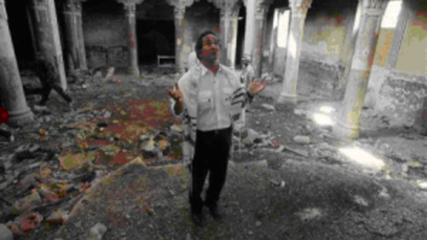 اليهودي ديفيد يصلي في معبد اليهود في طرابلس ليبيا. اليهودي ديفيد يصلي في معبد اليهود في طرابلس ليبيا.