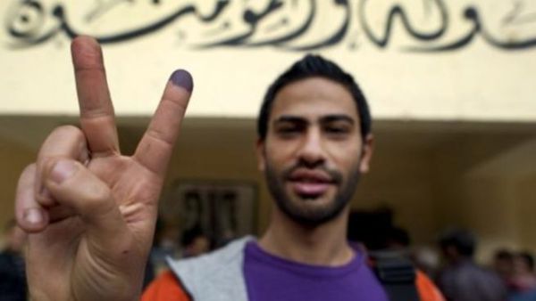 الانتخابات المصرية و"الصباع" الملون دليل التصويت.