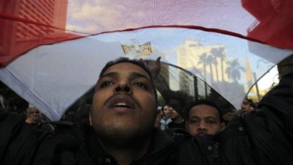 مصر: الثورة بين النصر والتجديد.