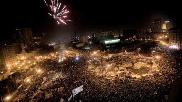 ألعاب نارية في ميدان التحرير بعد تنحي مبارك.
