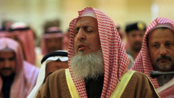 تثير هيئة الأمر بالمعروف والنهي عن المنكر الكثير من الجدل في السعودية.