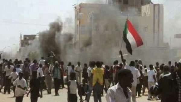 مظاهرات حاشدة في جامعة الخرطوم تنديدا برفع الأسعار مظاهرات حاشدة في جامعة الخرطوم تنديدا برفع الأسعار