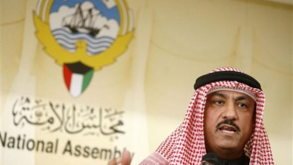 النائب مسلم البراك يتحدث إلى وسائل الإعلام في مجلس الأمة الكويتي. النائب مسلم البراك يتحدث إلى وسائل الإعلام في مجلس الأمة الكويتي.