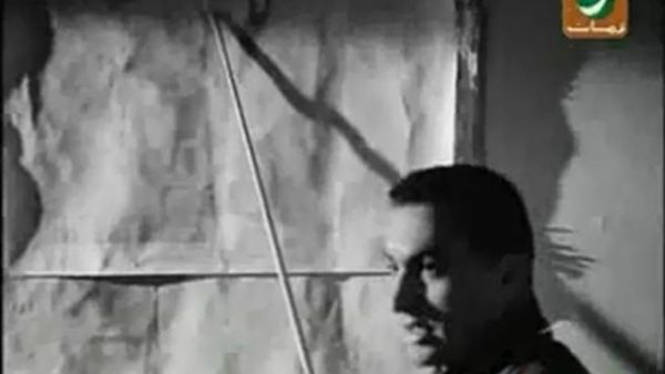 حسني مبارك ظهر ككومبارس في فيلم وداع في الفجر.