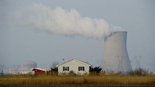 محطة تستخدم الطاقة النووية لتوليد الكهرباء.