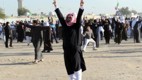 جانب من مظاهرة البدون في الكويت.