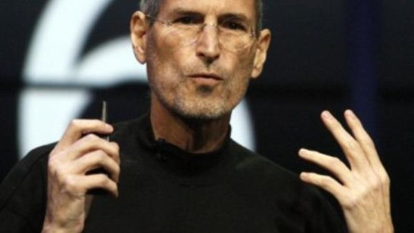 ستيف جوبز يستقيل. ستيف جوبز يستقيل.
