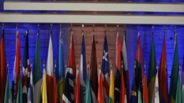 اليونسكو تقبل فلسطين في عضويتها. اليونسكو تقبل فلسطين في عضويتها.