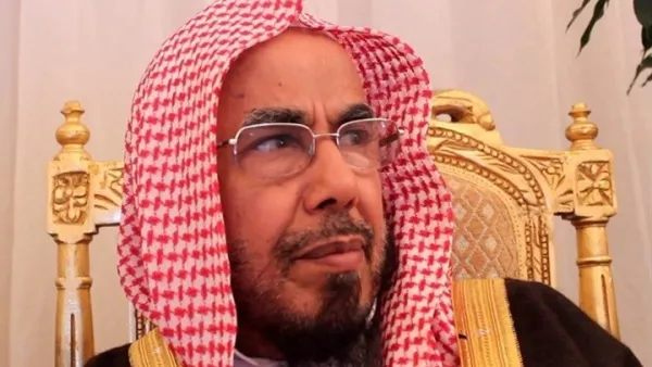 المطلق هو عضو هيئة كبار العلماء وعضو في لجنة الإفتاء الدائمة ومستشار بالديوان الملكي - أرشيف
