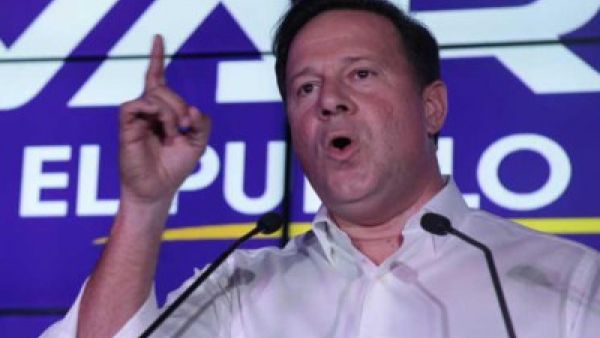 رئيس بنما يعرب عن استعداد بلاده للتعاون في التحقيقات المتعلقة بوثائق بنما