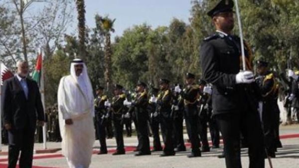 أمير قطر الشيخ حمد يزور قطاع غزة أمير قطر الشيخ حمد يزور قطاع غزة