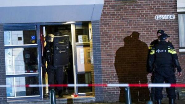 عملية دهم جديدة للشرطة الهولندية في مدينة روتردام
