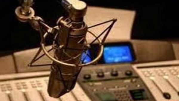 منع عبارة "معكم في كل مكان" في الاذاعات لاسباب دينية