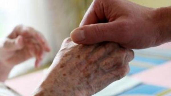 السجن 5 سنوات لكل من يتسبب بأي ايذاء لكبار السن