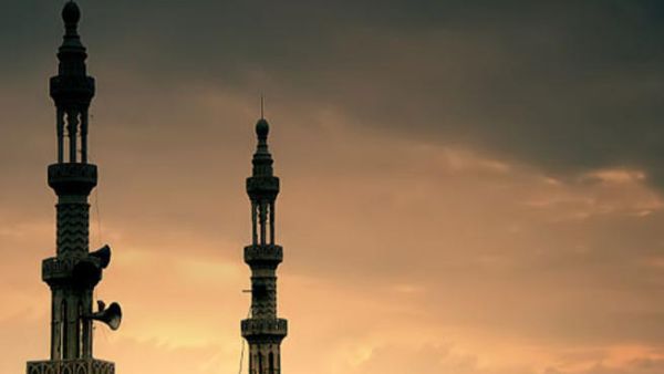 مطالبات بتاجيل صلاة العشاء بالسعودية