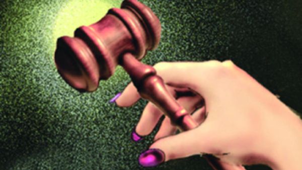 ماذا يحدث عندما تكون المراة قاضية؟ ماذا يحدث عندما تكون المراة قاضية؟