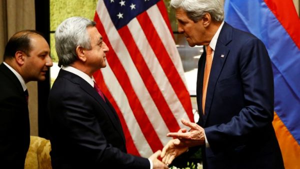 US Secretary of State John Kerry shakes hands with Armenia's President Serzh Sargsyan on May 16, 2016 in Vienna, Austria as the leaders meet for the first time since fighting erupted over Nagorno Karabakh. (AFP/Leonhard Foeger) US Secretary of State John Kerry shakes hands with Armenia's President Serzh Sargsyan on May 16, 2016 in Vienna, Austria as the leaders meet for the first time since fighting erupted over Nagorno Karabakh. (AFP/Leonhard Foeger)