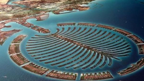 A picture of Dubai palm beach A picture of Dubai palm beach