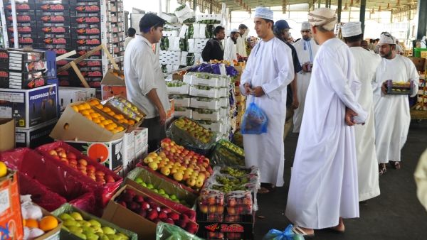 According to Muscat Municipality, the Central Vegetable Market in Mawaleh has received over 28,000 tonnes of fruits and vegetables to meet the needs of domestic consumers during Ramadan. (Times of Oman/Jun Estrada)