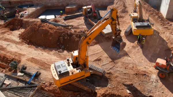 The awarded tenders were for projects related to roads, sanitary engineering and construction. (Shutterstock) 