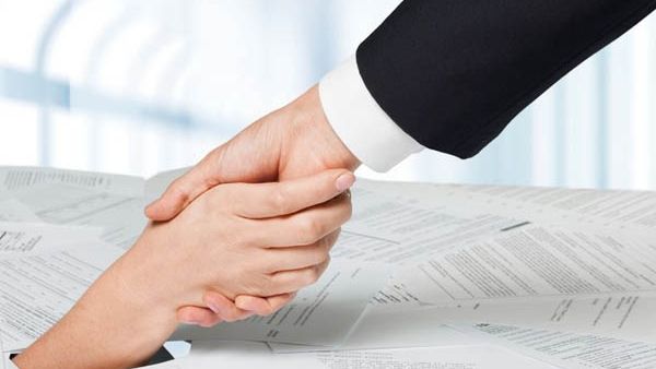 There has been a recent surge in the number of bank defaults and incidents of fleeing expatriate businessmen in the absence of a legal framework on debt restructuring and bankruptcy. (Shutterstock)