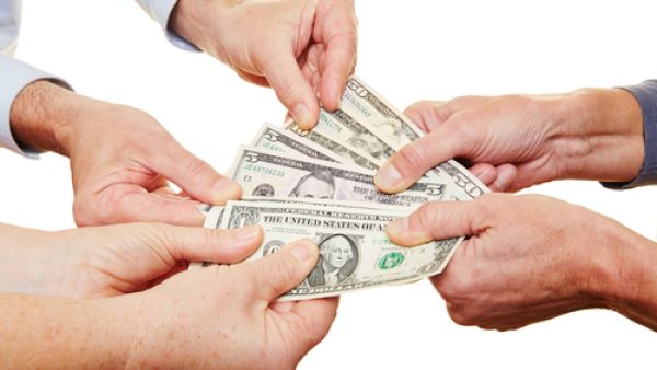 "Only lend up to the amount of money you’d feel comfortable placing on the table in a game of roulette or craps." (Shutterstock)