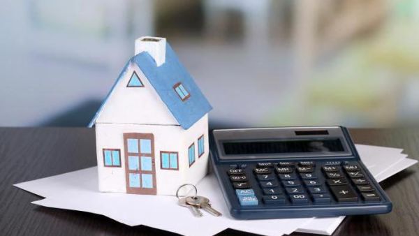 UAE projects historically take longer to complete than advertised, so calculate how delays will affect you. (Shutterstock)