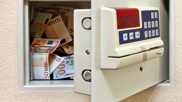 Financial experts agree that an emergency fund is not just a nice extra, it can be a lifeline. (Shutterstock)