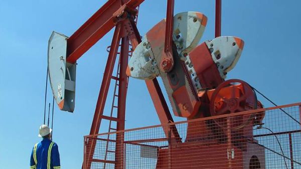 Oil companies are waiting for the Lebanese Cabinet to pass two decrees related to the model of licensing round and delineation of the offshore gas blocks. (Shutterstock)