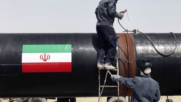 Kuwait’s Deputy Foreign Minister Khaled Jarallah said Saturday the market could not support a production increase from Iran, adding oil exporting countries must freeze output. (File photo)