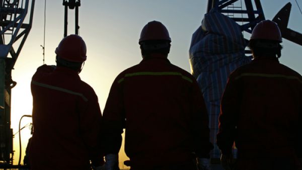 Kuwait is introducing a new payroll scheme for all public employees and wants to include the country’s 20,000 oil workers. (File photo) 