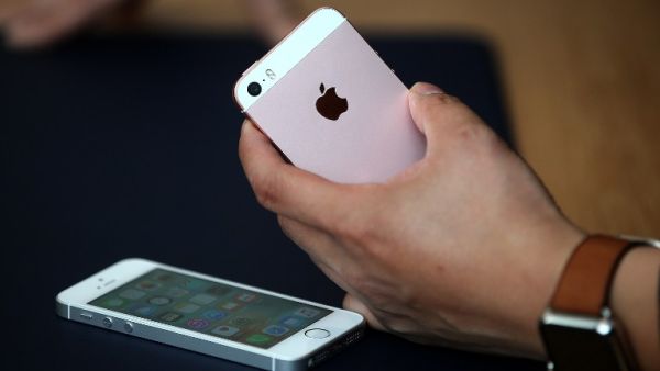 The iPhone SE contains the same hardware as the iPhone 6S. (AFP/Justin Sullivan)