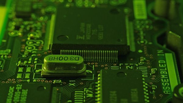 The wave in favor of data usage seems to be modifying the ICT market’s dynamics in Lebanon. (Pixabay) The wave in favor of data usage seems to be modifying the ICT market’s dynamics in Lebanon. (Pixabay)