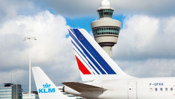 Aircraft leasing, fuel, staff, ground handling and other expenses must be paid in dollars. (Air Cargo News)