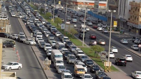 Traffic jams around the Financial Centre area and other roads in Dubai led to the closure of The Dubai Mall, The Mall of the Emirates, and Mirdiff City Centre. (Khaleej Times)