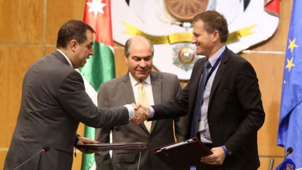 Prime Minister Hani Mulki attends the signing of a deal between Jordan and the EU on simplifying the rules of origin. (Photo courtesy of EU mission)