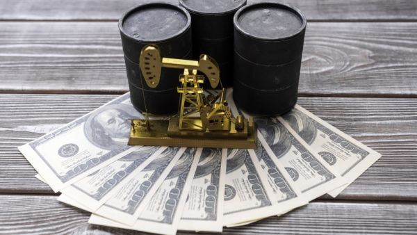 The 10 million barrels fall in US crude stocks was the largest drop since July 2018, due to a combination of strong exports and higher refining utilization. (Shutterstock)
