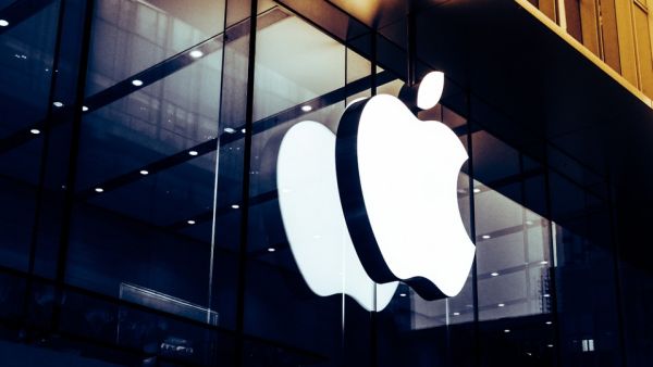 Apple Is Losing Iranian Market Due to US Sanctions. (Shutterstock)