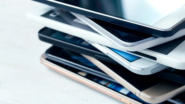 Qatar saw a robust 9.8 percent growth in their smartphone shipments quarter-on-quarter. (Shutterstock)