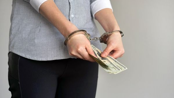 Police set up an ambush to catch the culprit. (Shutterstock)