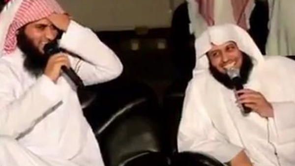 داعية يطلق ايحاءات جنسية